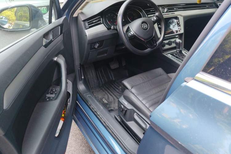 Used Volkswagen Variant 2018 380TSI Two-Wheel Drive Comfort Edition Driver Seat