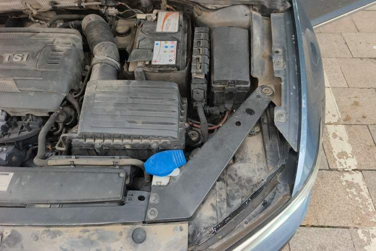 Used Volkswagen Variant 2018 380TSI Two-Wheel Drive Comfort Edition Engine Bay Left