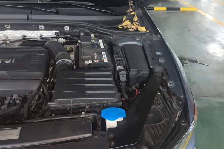 Used Volkswagen Variant 2018 380TSI Two-Wheel Drive Comfort Edition Engine Bay Left