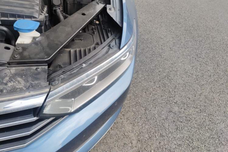 Used Volkswagen Variant 2018 380TSI Two-Wheel Drive Comfort Edition Engine Bay Left