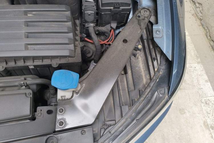 Used Volkswagen Variant 2018 380TSI Two-Wheel Drive Comfort Edition Engine Bay Left