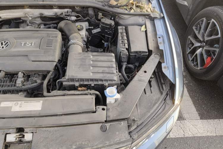 Used Volkswagen Variant 2018 380TSI Four-Wheel Drive Trail Edition Engine Bay Left