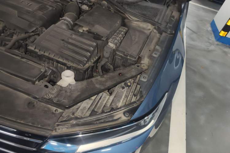 Used Volkswagen Variant 2018 380TSI Two-Wheel Drive Comfort Edition Engine Bay Left