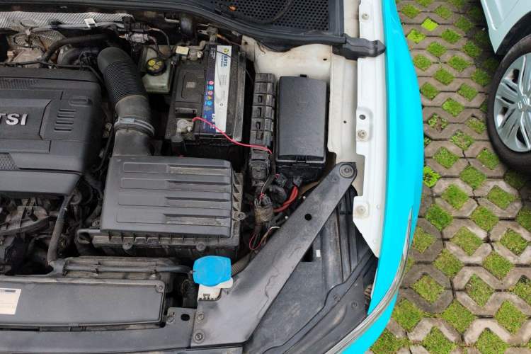 Used Volkswagen Variant 2018 380TSI Two-Wheel Drive Comfort Edition Engine Bay Left