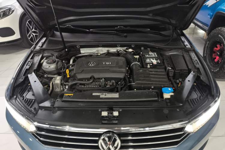 Used Volkswagen Variant 2018 380TSI Two-Wheel Drive Comfort Edition Engine Bay