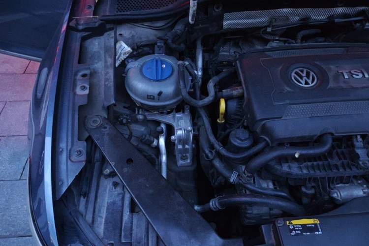Used Volkswagen Variant 2018 380TSI Two-Wheel Drive Comfort Edition Engine Bay Right