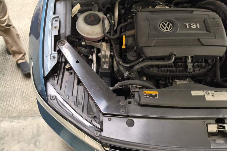 Used Volkswagen Variant 2018 380TSI Two-Wheel Drive Comfort Edition Engine Bay Right