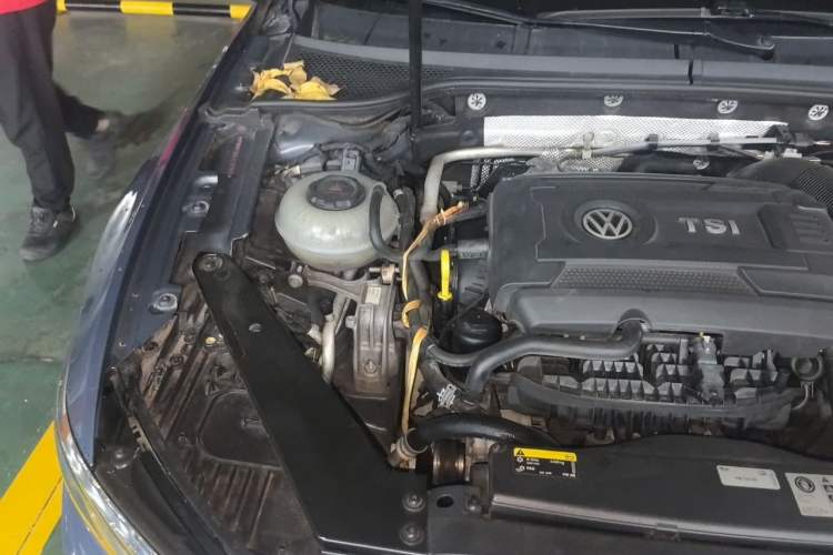 Used Volkswagen Variant 2018 380TSI Two-Wheel Drive Comfort Edition Engine Bay Right