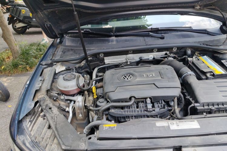 Used Volkswagen Variant 2018 380TSI Two-Wheel Drive Comfort Edition Engine Bay Right