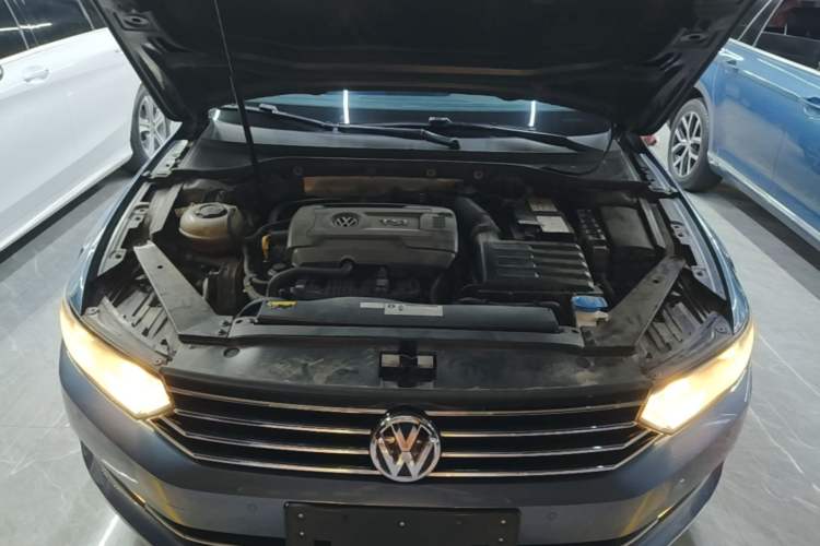 Used Volkswagen Variant 2018 380TSI Two-Wheel Drive Comfort Edition Engine Bay