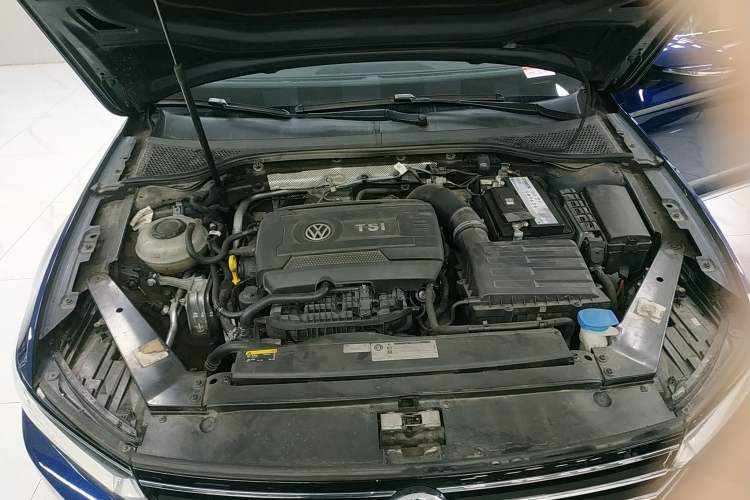 Used Volkswagen Variant 2018 380TSI Two-Wheel Drive Comfort Edition Engine Bay