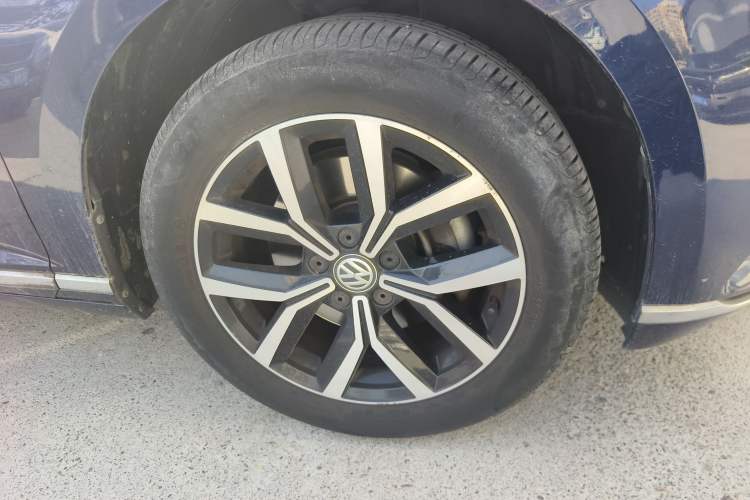 Used Volkswagen Variant 2018 380TSI Two-Wheel Drive Comfort Edition Exterior 1