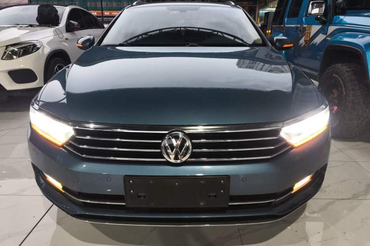 Used Volkswagen Variant 2018 380TSI Two-Wheel Drive Comfort Edition Exterior 1