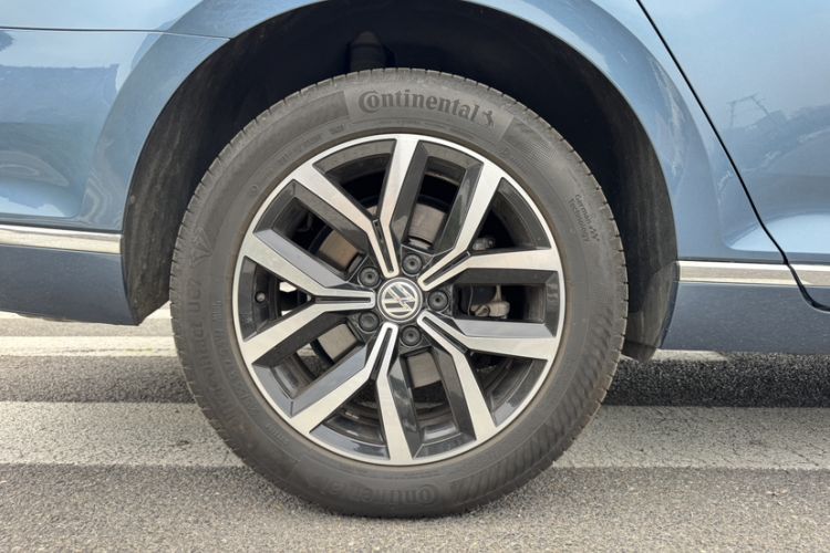 Used Volkswagen Variant 2018 380TSI Two-Wheel Drive Comfort Edition Exterior 10