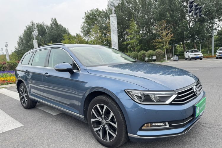 Used Volkswagen Variant 2018 380TSI Two-Wheel Drive Comfort Edition Exterior 2