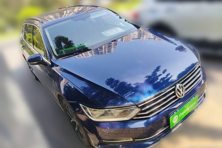 Used Volkswagen Variant 2018 380TSI Two-Wheel Drive Comfort Edition Exterior 2