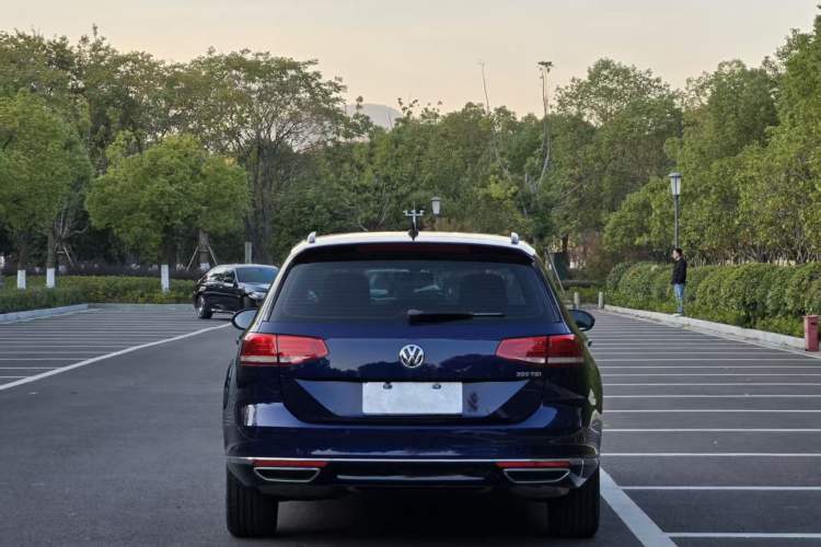 Used Volkswagen Variant 2018 380TSI Two-Wheel Drive Comfort Edition Exterior 2