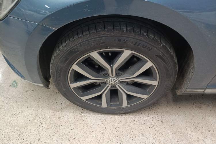 Used Volkswagen Variant 2018 380TSI Two-Wheel Drive Comfort Edition Exterior 3