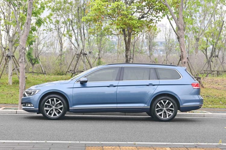 Used Volkswagen Variant 2018 380TSI Two-Wheel Drive Comfort Edition Exterior 3