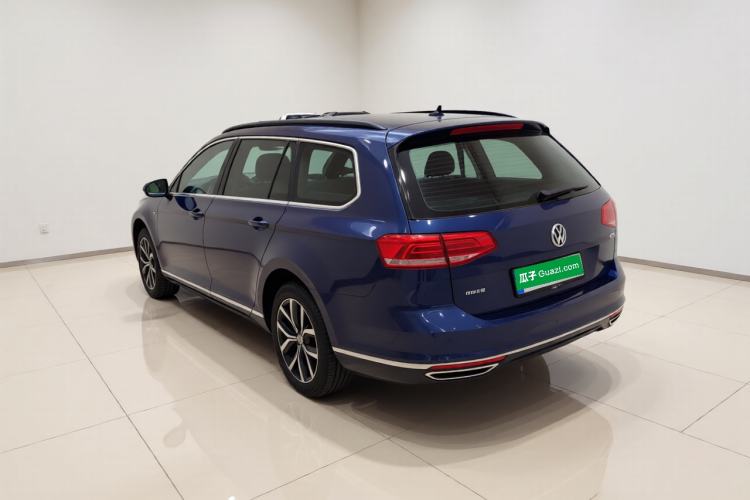 Used Volkswagen Variant 2018 380TSI Two-Wheel Drive Comfort Edition Exterior 3
