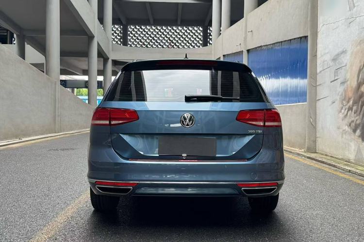 Used Volkswagen Variant 2018 380TSI Two-Wheel Drive Comfort Edition Exterior 4