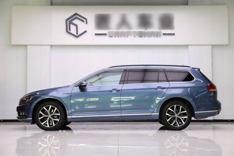 Used Volkswagen Variant 2018 380TSI Two-Wheel Drive Comfort Edition Exterior 4
