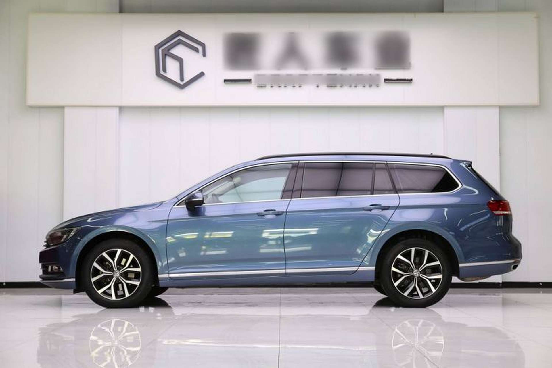 Used Volkswagen Variant 2018 380TSI Two-Wheel Drive Comfort Edition Exterior 4