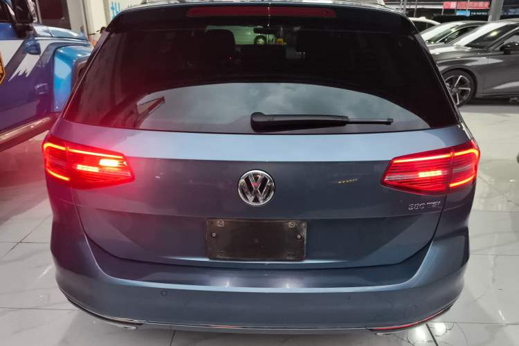 Used Volkswagen Variant 2018 380TSI Two-Wheel Drive Comfort Edition Exterior 4