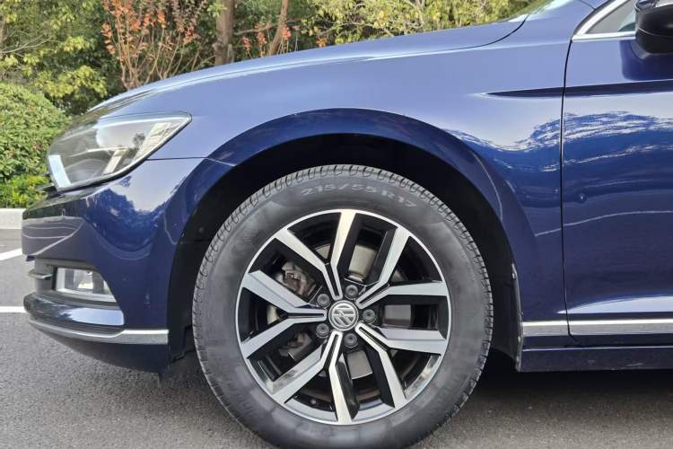 Used Volkswagen Variant 2018 380TSI Two-Wheel Drive Comfort Edition Exterior 4
