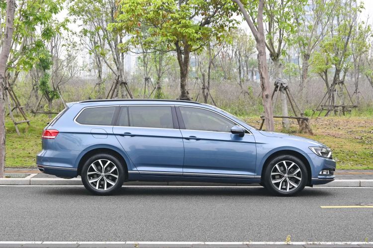 Used Volkswagen Variant 2018 380TSI Two-Wheel Drive Comfort Edition Exterior 4