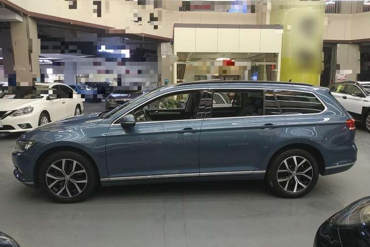 Used Volkswagen Variant 2018 380TSI Two-Wheel Drive Comfort Edition Exterior 5