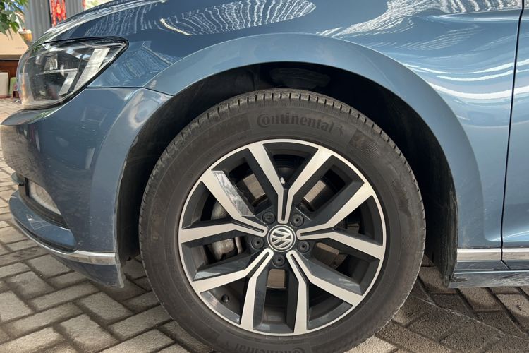 Used Volkswagen Variant 2018 380TSI Two-Wheel Drive Comfort Edition Exterior 5