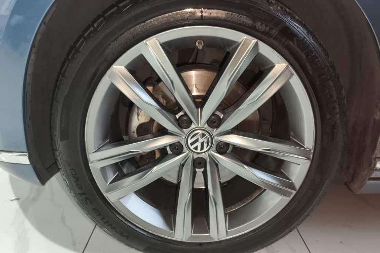 Used Volkswagen Variant 2018 380TSI Two-Wheel Drive Comfort Edition Exterior 7