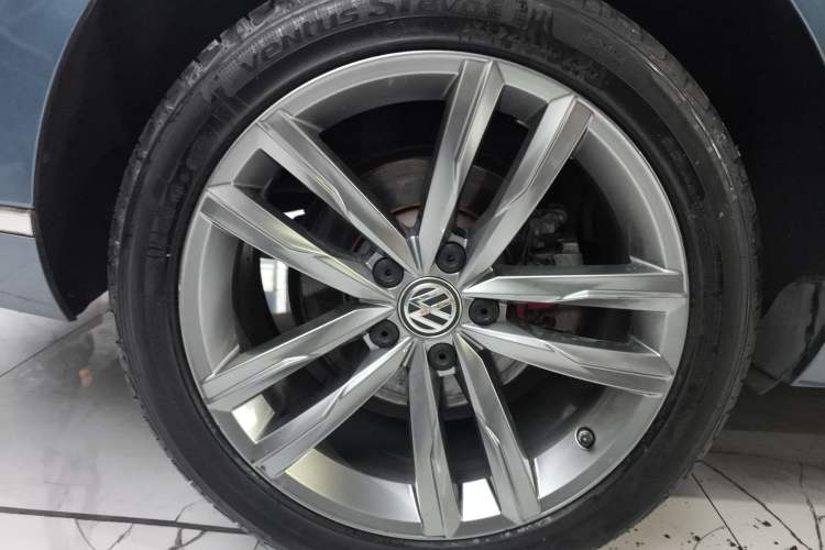 Used Volkswagen Variant 2018 380TSI Two-Wheel Drive Comfort Edition Exterior 8