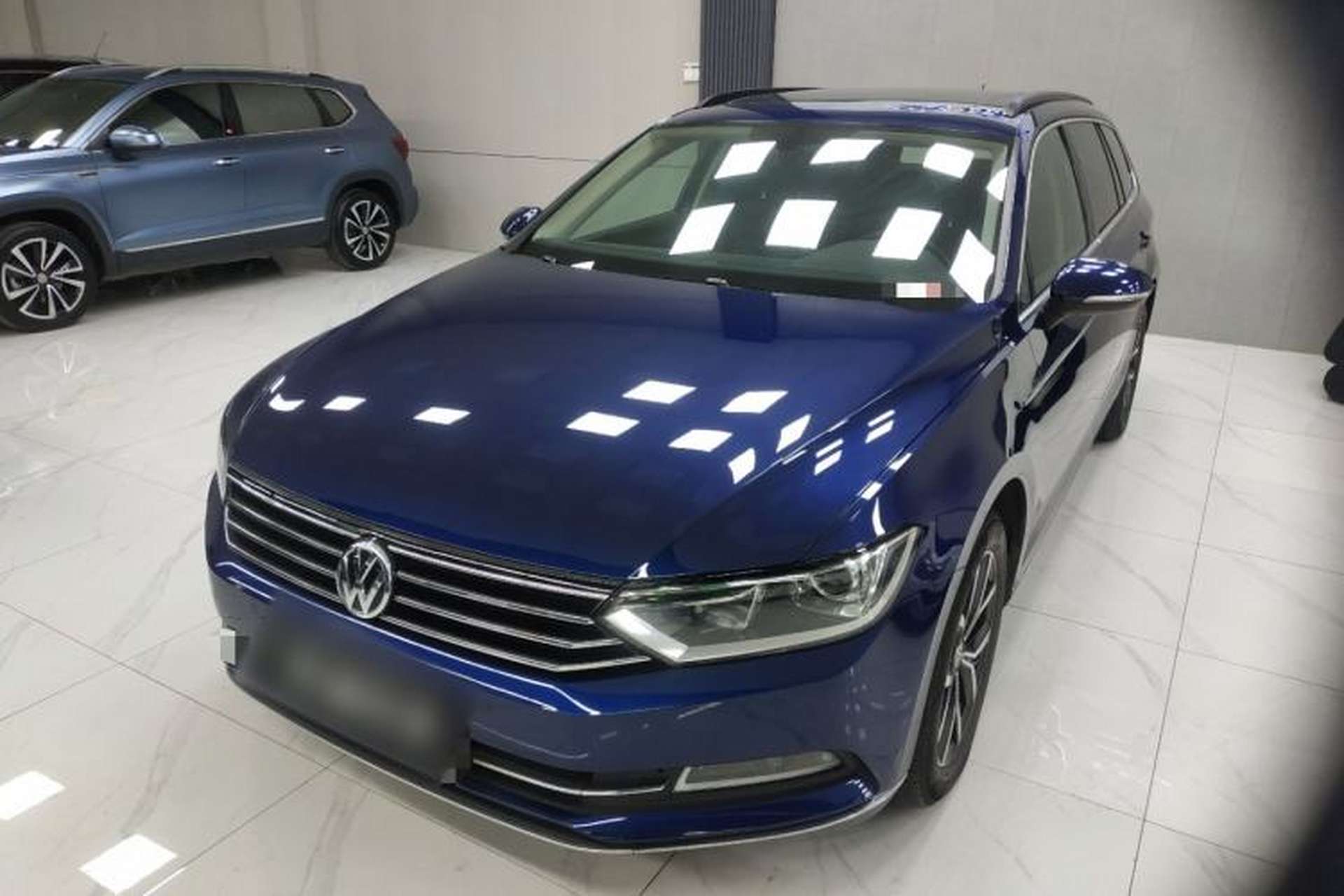 Used Volkswagen Variant 2018 380TSI Two-Wheel Drive Comfort Edition Front Left 45 Deg