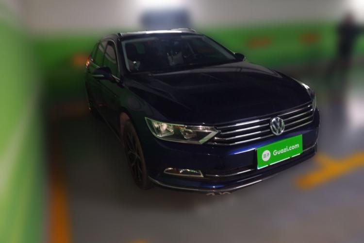 Used Volkswagen Variant 2018 380TSI Two-Wheel Drive Comfort Edition Front Right 45 Deg