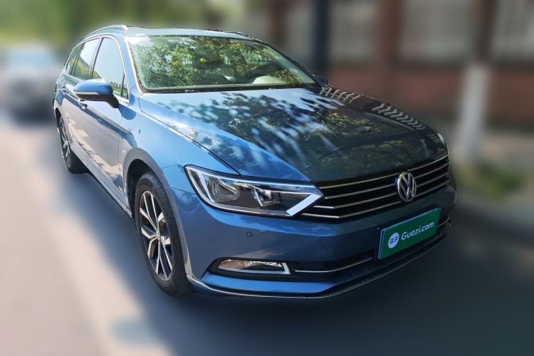 Used Volkswagen Variant 2018 380TSI Two-Wheel Drive Comfort Edition Front Right 45 Deg