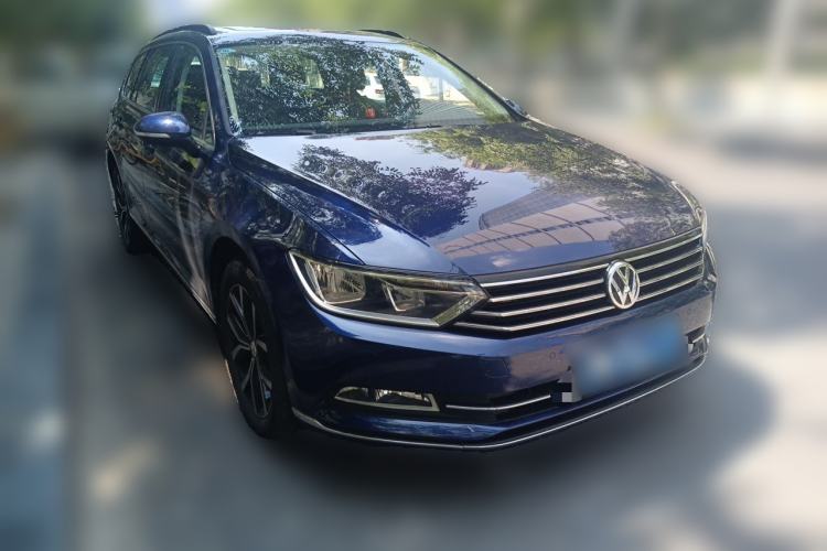 Used Volkswagen Variant 2018 380TSI Two-Wheel Drive Comfort Edition Front Right 45 Deg