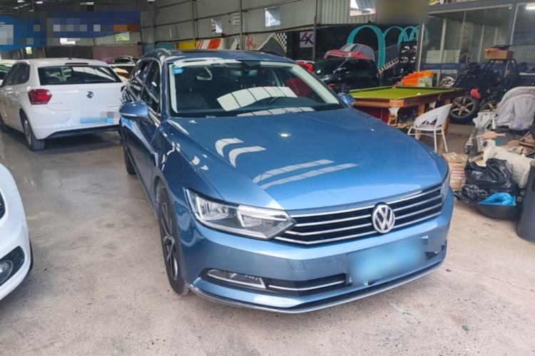 Used Volkswagen Variant 2018 380TSI Two-Wheel Drive Comfort Edition Front Right 45 Deg