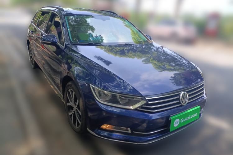 Used Volkswagen Variant 2018 380TSI Two-Wheel Drive Comfort Edition Front Right 45 Deg