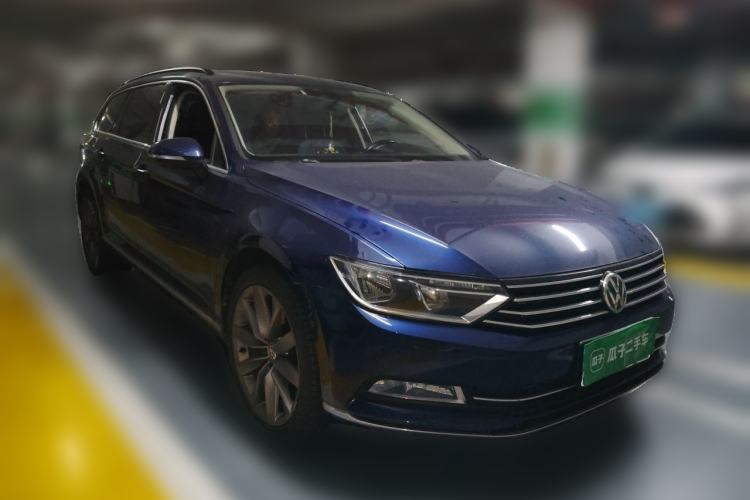 Used Volkswagen Variant 2018 380TSI Two-Wheel Drive Comfort Edition Front Right 45 Deg