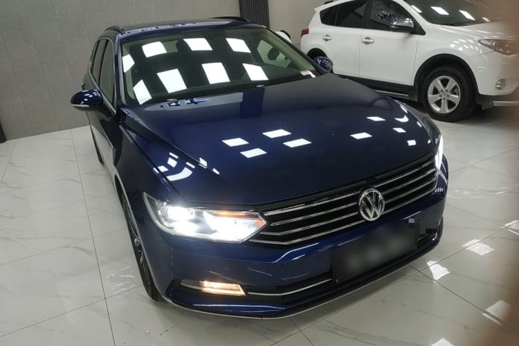 Used Volkswagen Variant 2018 380TSI Two-Wheel Drive Comfort Edition Front Right 45 Deg