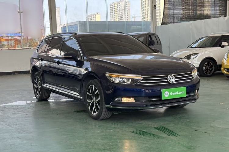 Used Volkswagen Variant 2018 380TSI Two-Wheel Drive Comfort Edition Front Right 45 Deg