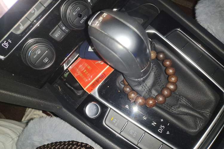 Used Volkswagen Variant 2018 380TSI Two-Wheel Drive Comfort Edition Gear Lever