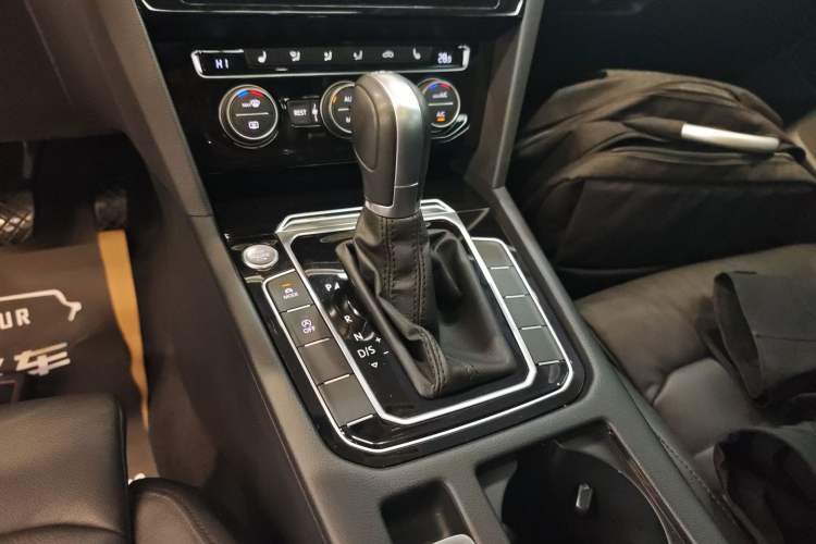 Used Volkswagen Variant 2018 380TSI Two-Wheel Drive Comfort Edition Gear Lever