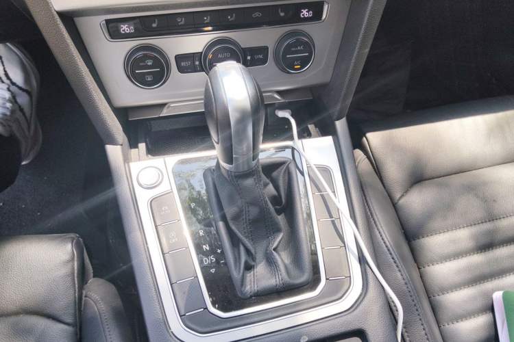 Used Volkswagen Variant 2018 380TSI Two-Wheel Drive Comfort Edition Gear Lever