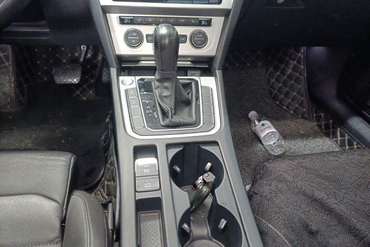 Used Volkswagen Variant 2018 380TSI Two-Wheel Drive Comfort Edition Gear Lever