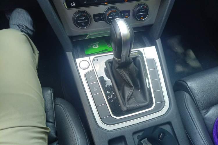 Used Volkswagen Variant 2018 380TSI Two-Wheel Drive Comfort Edition Gear Lever