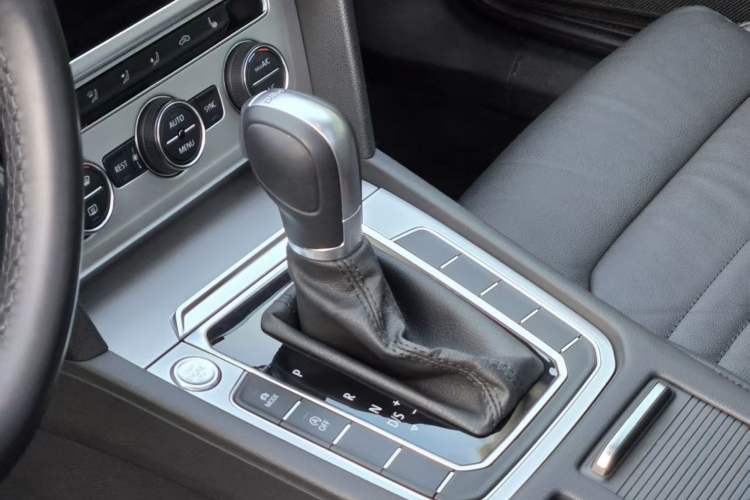 Used Volkswagen Variant 2018 380TSI Two-Wheel Drive Comfort Edition Gear Lever