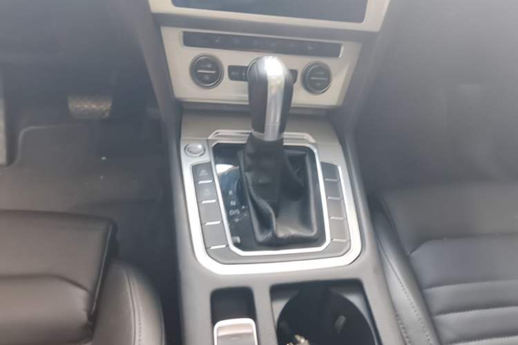 Used Volkswagen Variant 2018 380TSI Two-Wheel Drive Comfort Edition Gear Lever